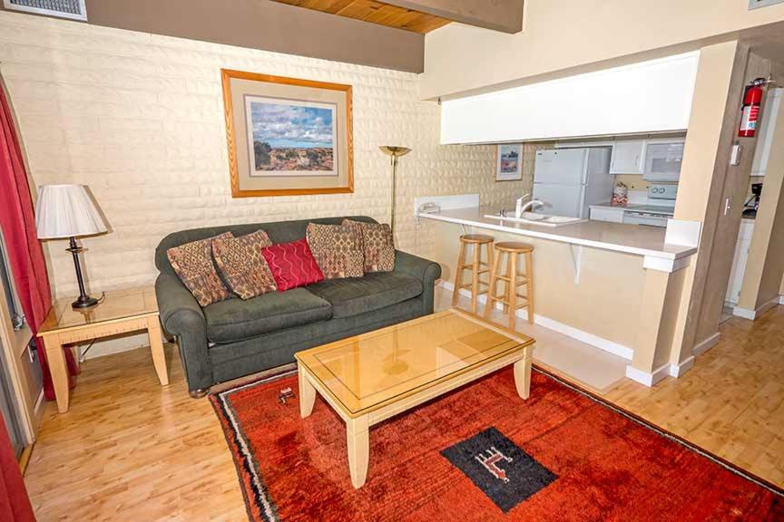 Popular attractions Area Nearby Property